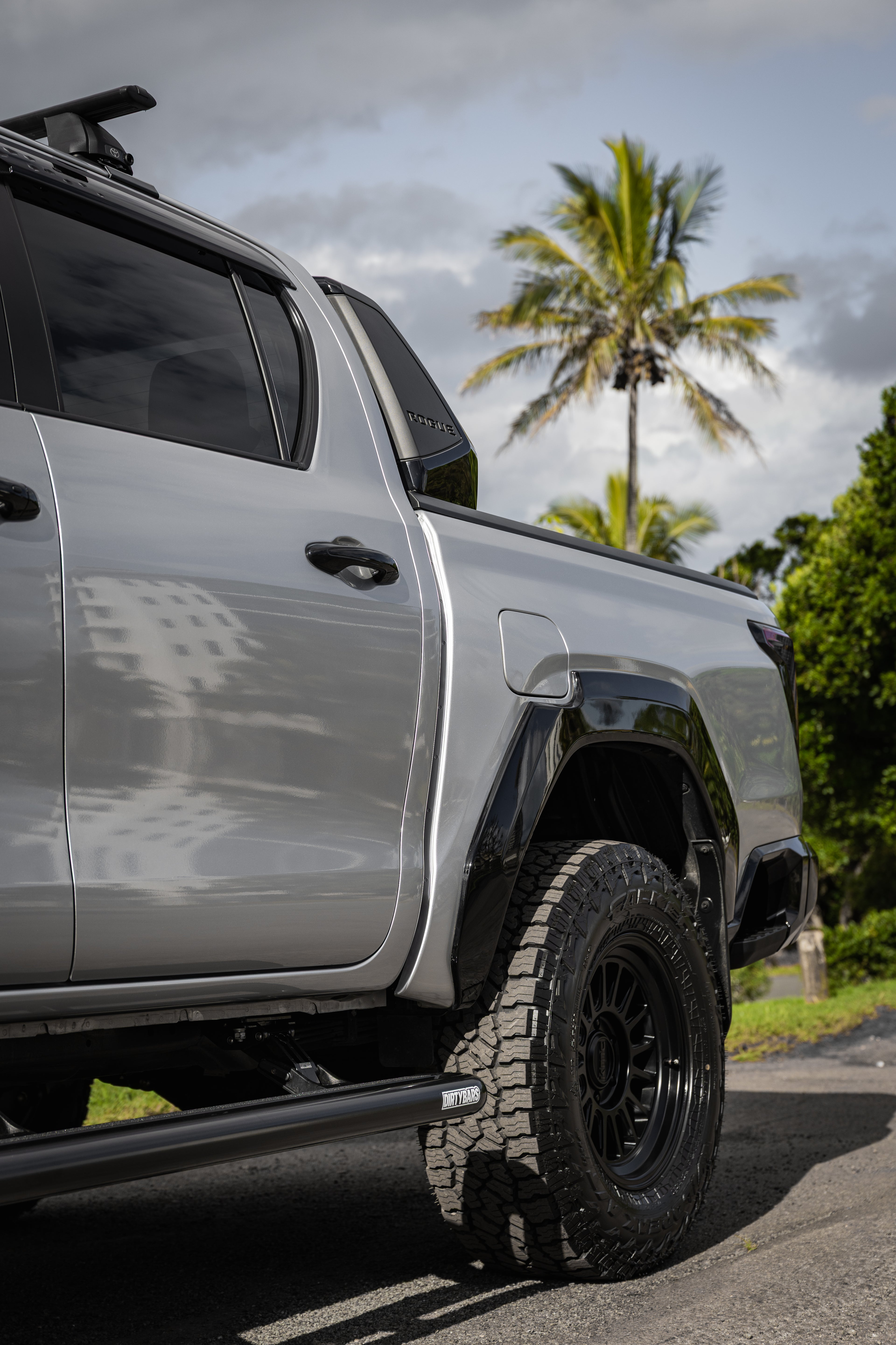 *BACKORDER* DIRTYBARS N90 HILUX.