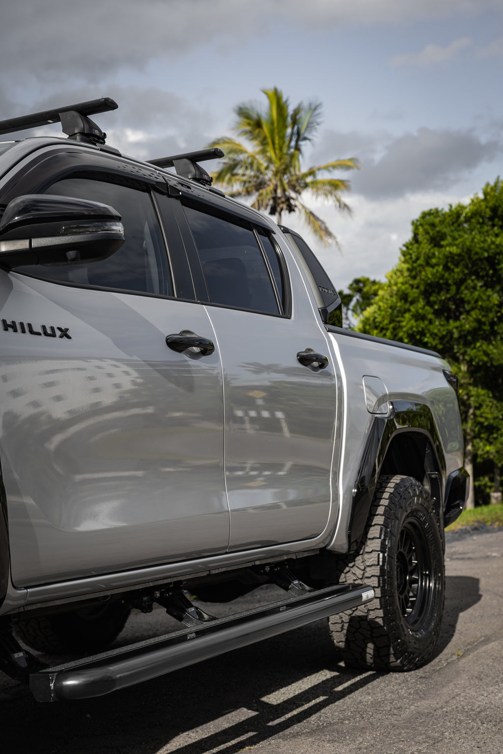 *BACKORDER* DIRTYBARS N90 HILUX.