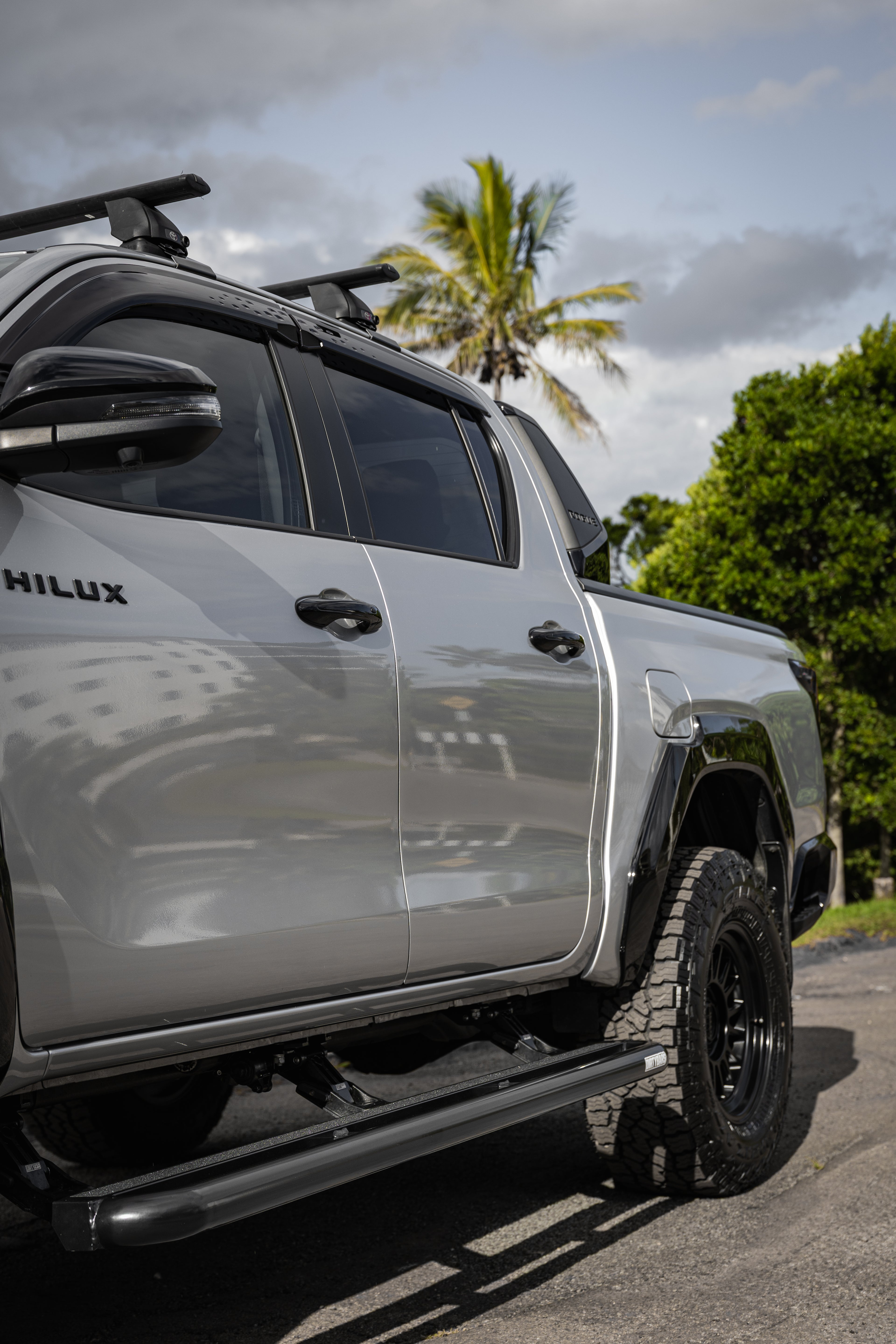 *BACKORDER* DIRTYBARS N90 HILUX.