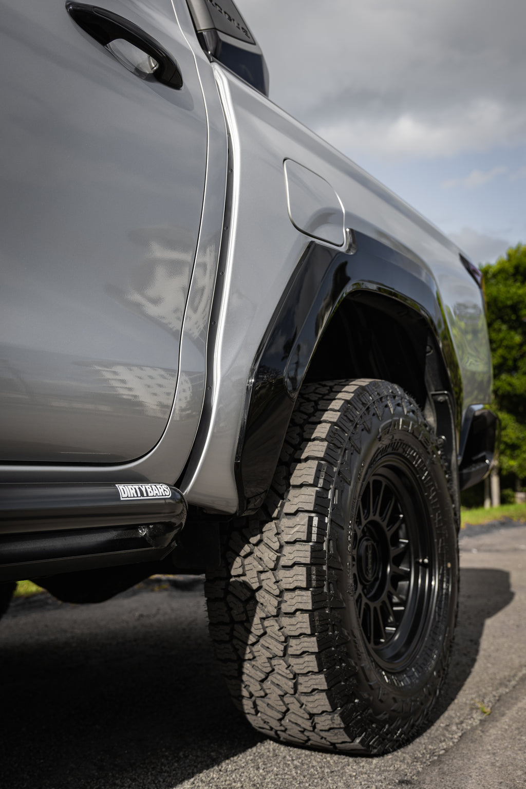 *BACKORDER* DIRTYBARS N90 HILUX.